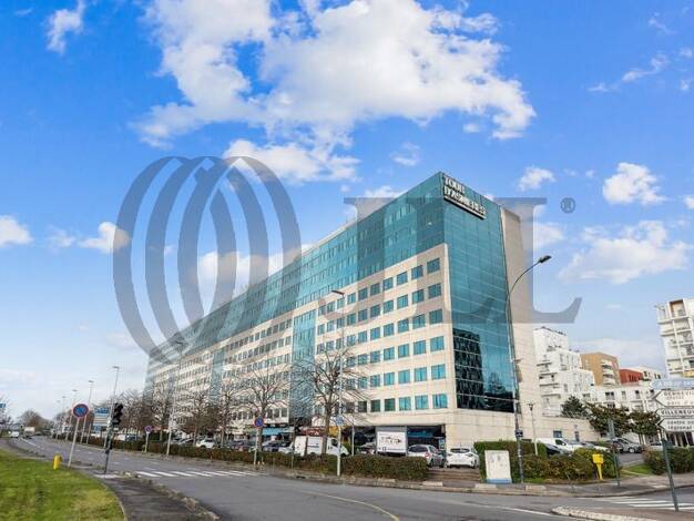 Espace bureau à vendre 3 199 000 € 1 236 m² de bureaux divisible de 545 m² à 1 236 m² Voltaire-Grésillons Asnieres sur Seine 92600