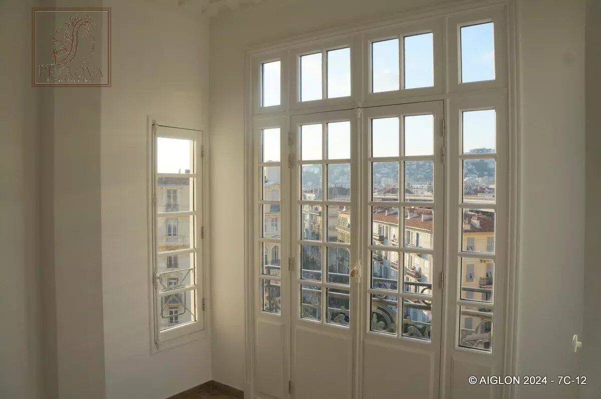 Appartement 5 pièces 129 m² · à Nice · 129 m² · 2 345 €/mois
