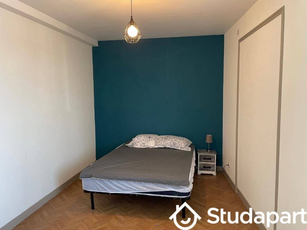 1 pièce 11 m² · à La Chapelle-des-Fougeretz · 11 m² · 450 €