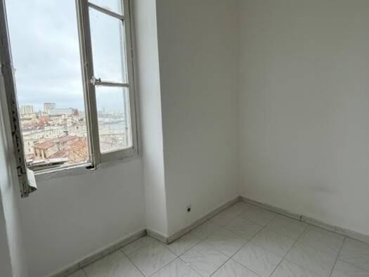 Appartement à vendre 42 000 € 1 pièce 27 m² Étage 2/3 Saint Mauront Marseille 3ème arrondissement 13003
