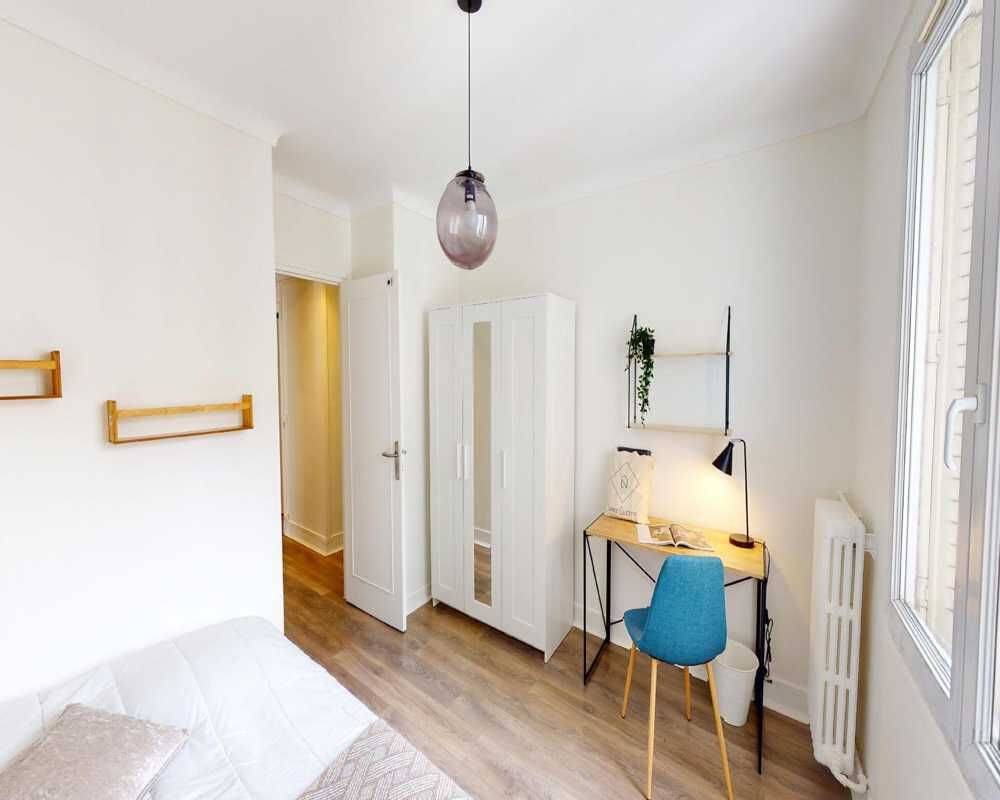 Appartement 5 pièces 110 m² · à Paris 17ème Arrondissement · 110 m² · 1 210 €/mois
