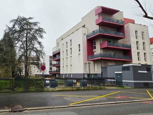 Appartement à vendre 270 300 € 4 pièces 3 chambres 79,7 m² Étage 1/5 La Roseraie Angers 49000