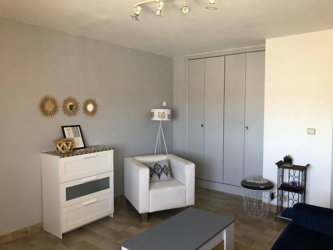 Studio meublé - 28m² — 3