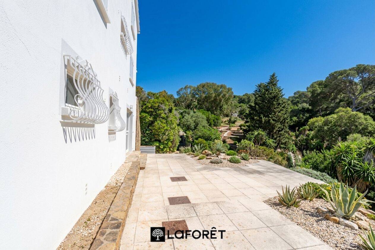 Appartement 2 pièces 70 m² · à Hyères · 69,6 m² · 300 000 €