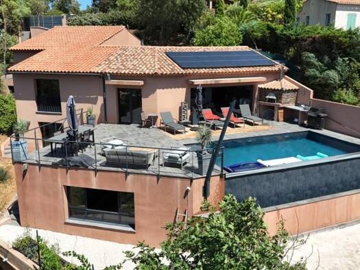 Maison à vendre 2 150 000 € 7 pièces 3 chambres 2 475 m² de terrain La Londe-les-Maures 83250