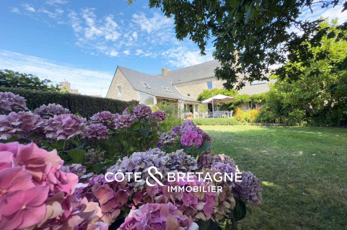 Maison 10 pièces 193 m² · à Ploumilliau · 193 m² · 395 000 €