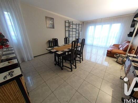 Appartement à vendre 120 000 € 3 pièces 2 chambres 76 m² Étage 2/3 Jules Guesde Troyes 10000