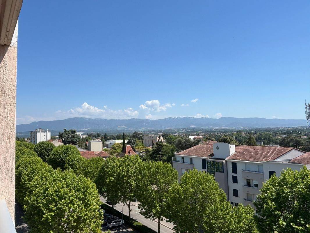 Appartement 3 pièces 77 m² · à Romans-sur-Isère · 76,6 m² · 150 000 €