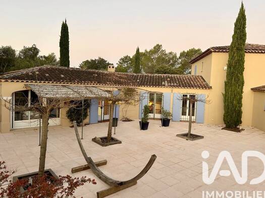 Maison à vendre 829 000 € 6 pièces 5 chambres 230 m² 26 790 m² de terrain Bras 83149