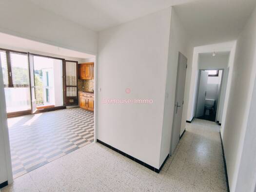 Appartement à vendre 190 000 € 3 pièces 2 chambres 72 m² Étage 4/4 La Pounche-Les Aubagnens Allauch 13190