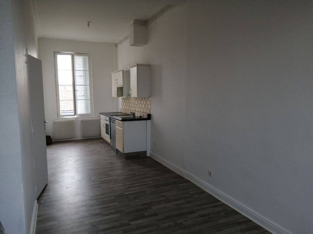 Appartement 3 pièces 54 m² · à Rochefort · 53,7 m² · 650 €