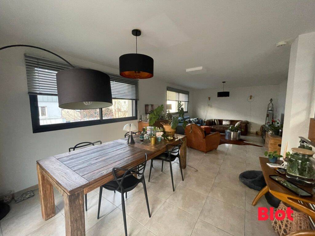 Maison 6 pièces 179 m² · à Rennes · 178,5 m² · 2 026 €