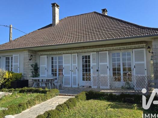 Pavillon à vendre 137 000 € 4 pièces 3 chambres 96 m² 1 947 m² de terrain Châteaumeillant 18370