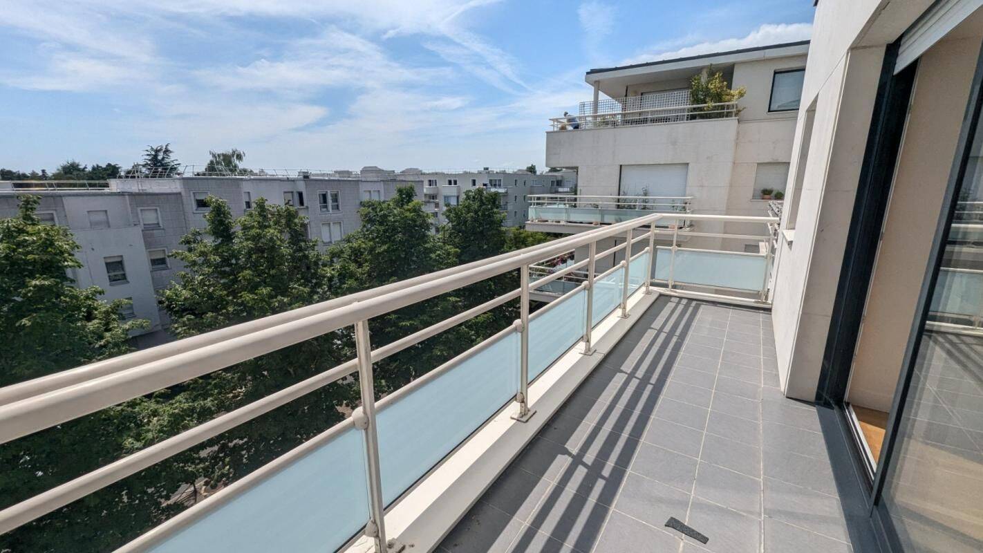 Appartement 4 pièces 89 m² · à Le Chesnay-Rocquencourt · 89 m² · 2 042 €/mois