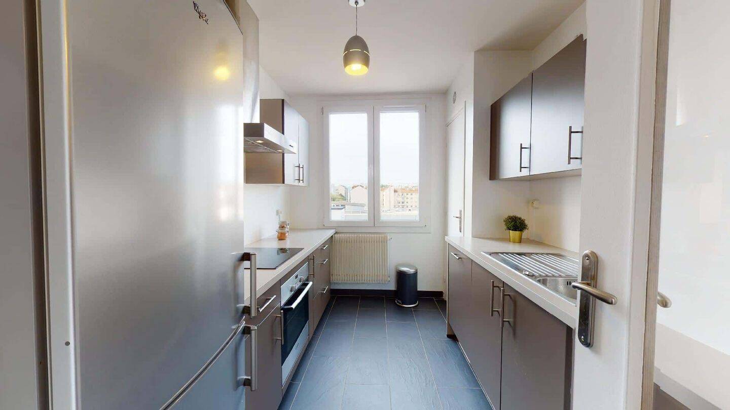 Room in Rue Francis de Pressensé, Villeurbanne for 69 m² with 3 — 9
