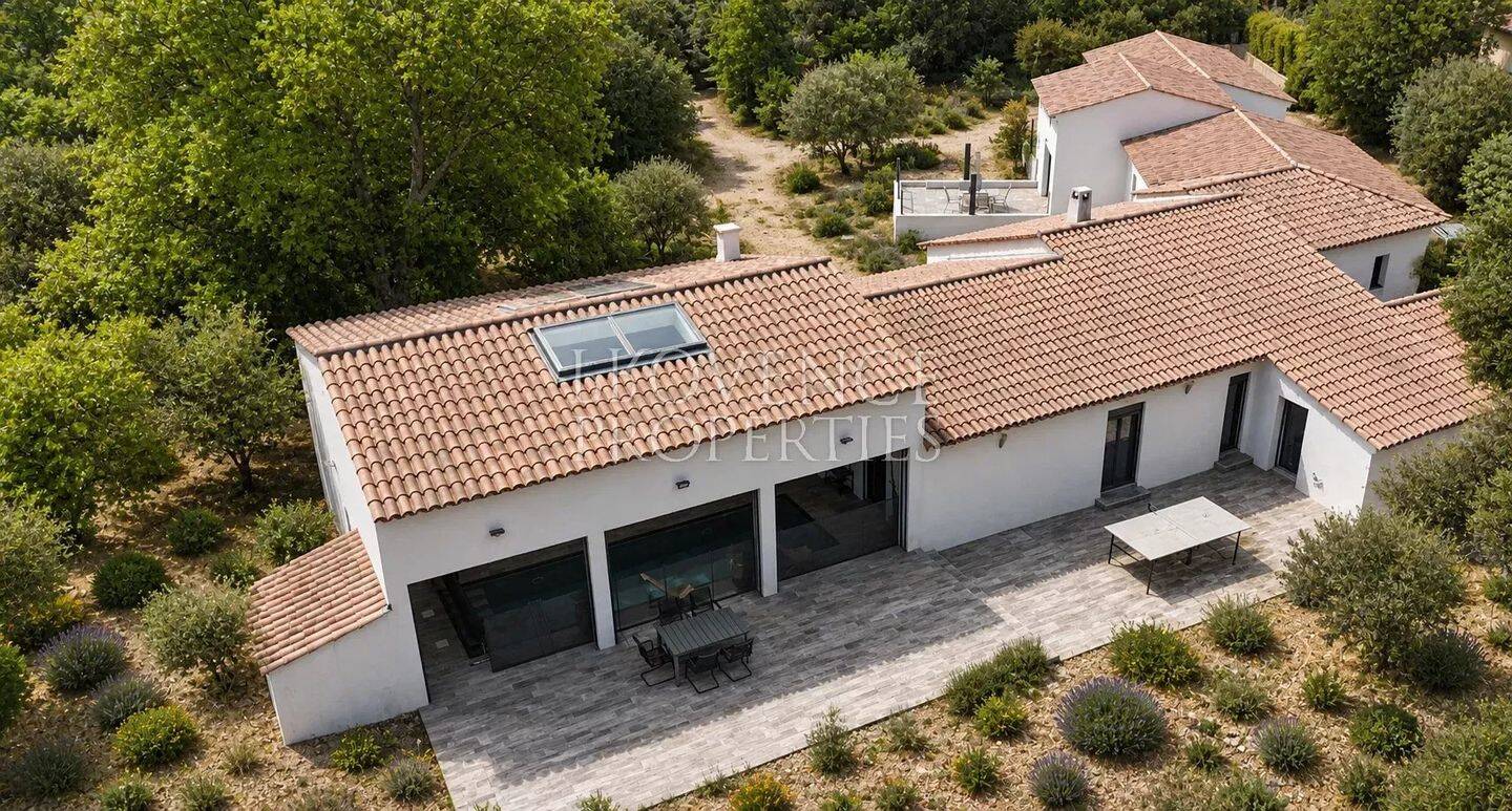 Maison 13 pièces 250 m² · à Régusse · 250 m² · 949 000 €
