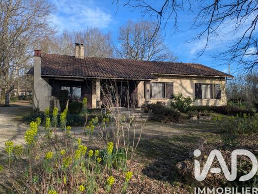 Maison de plain-pied à vendre 165 000 € 4 pièces 3 chambres 118 m² 3 540 m² de terrain Verdon 24520