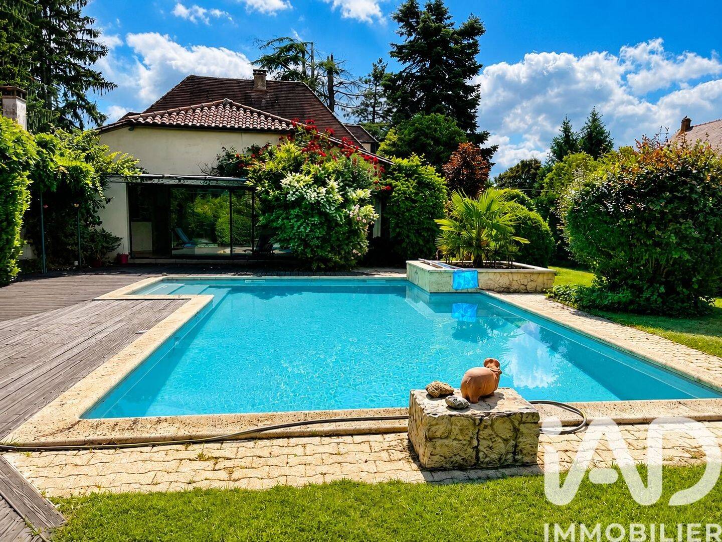 Maison 6 pièces 205 m² · à Saint-Laurent-des-Vignes · 205 m² · 485 000 €