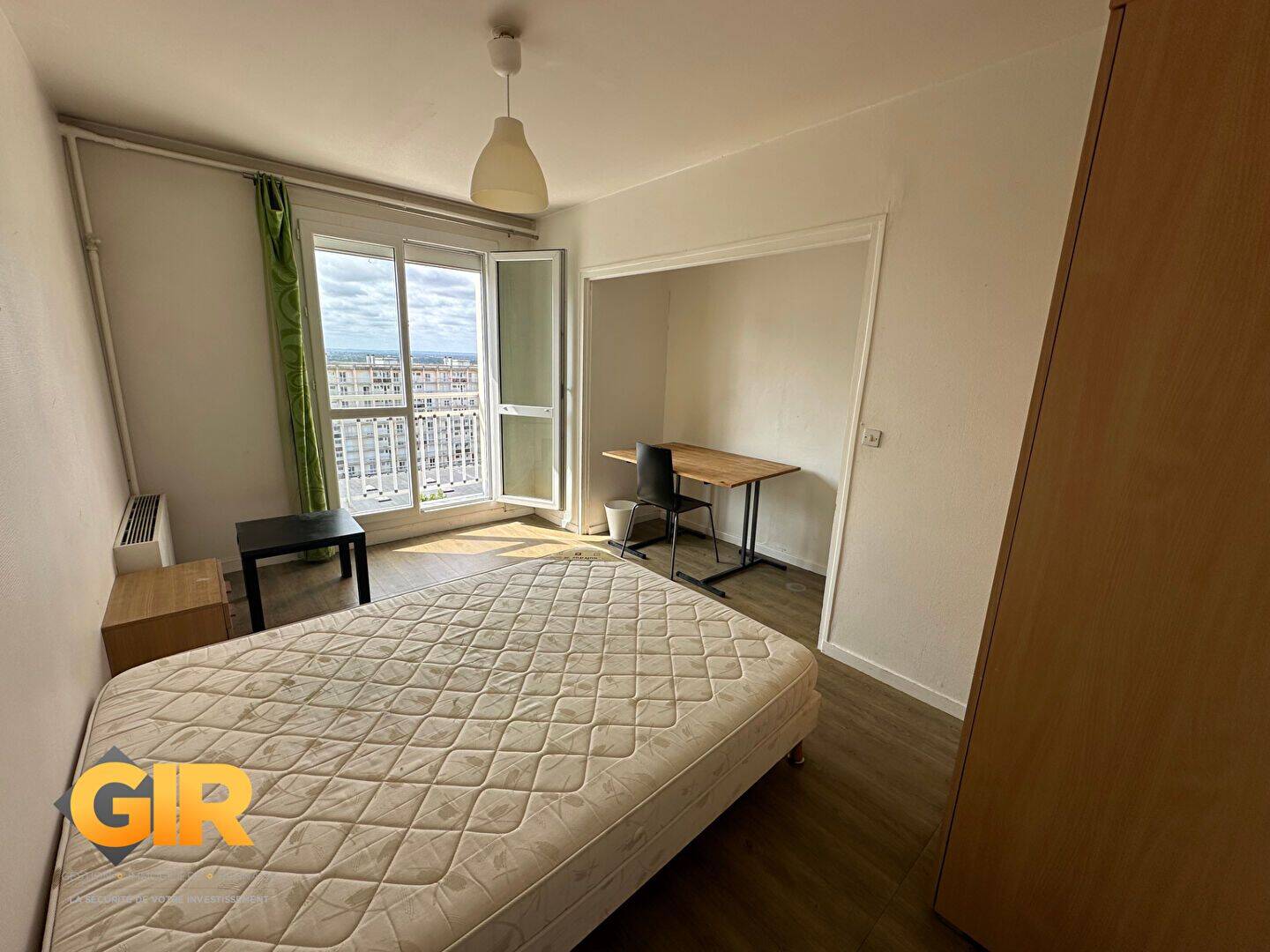 1 pièce 74 m² · à Rennes · 74 m² · 375 €/mois