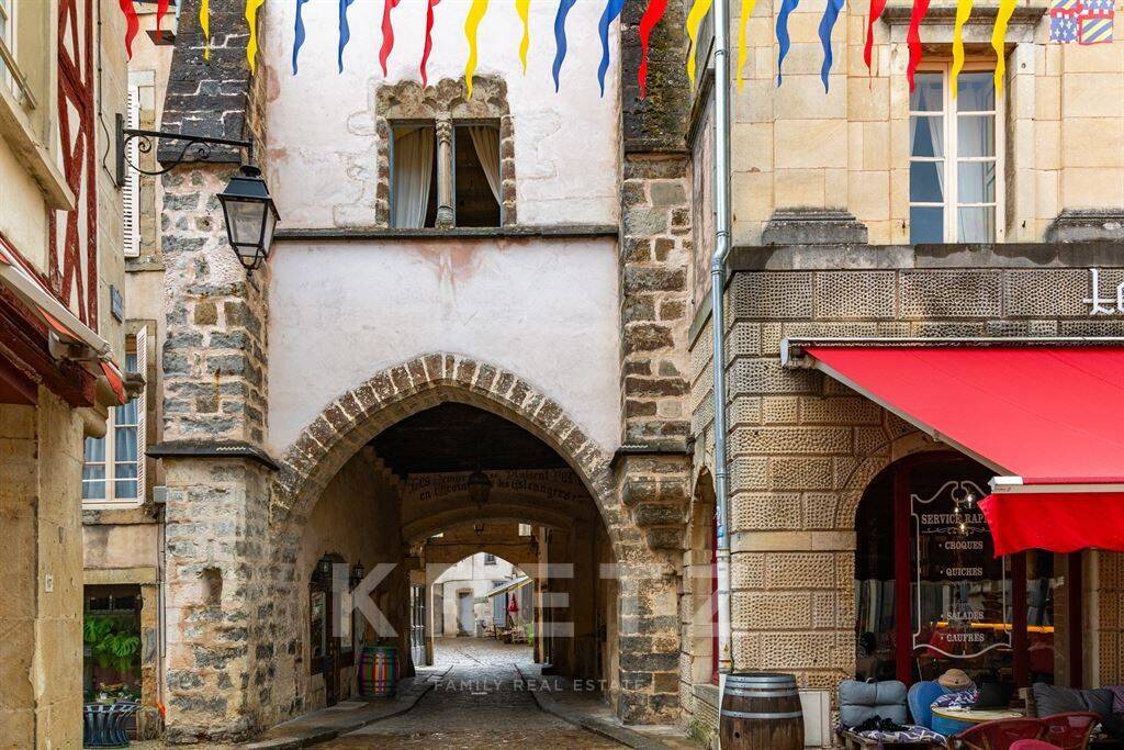 Maison 9 pièces 258 m² · à Semur-en-Auxois · 258 m² · 750 000 €