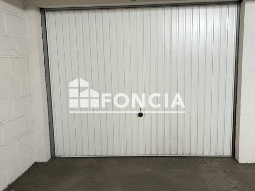 Parking à louer 180 € 12 m² Bannier-Coligny Orléans 45000