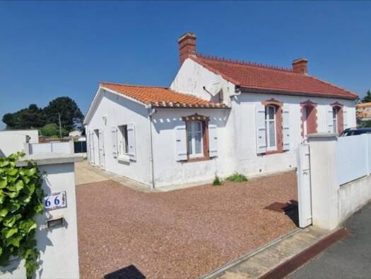 Maison de plain-pied à vendre 217 700 € 4 pièces 2 chambres Longeville-sur-Mer 85560