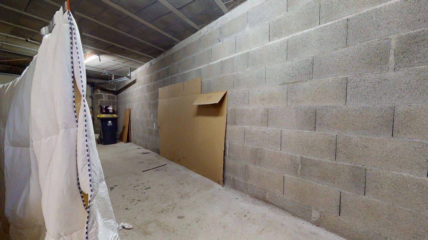 Room in Rue Barra, Angers for 163 m² with 4 bedrooms - Colocatio — 24