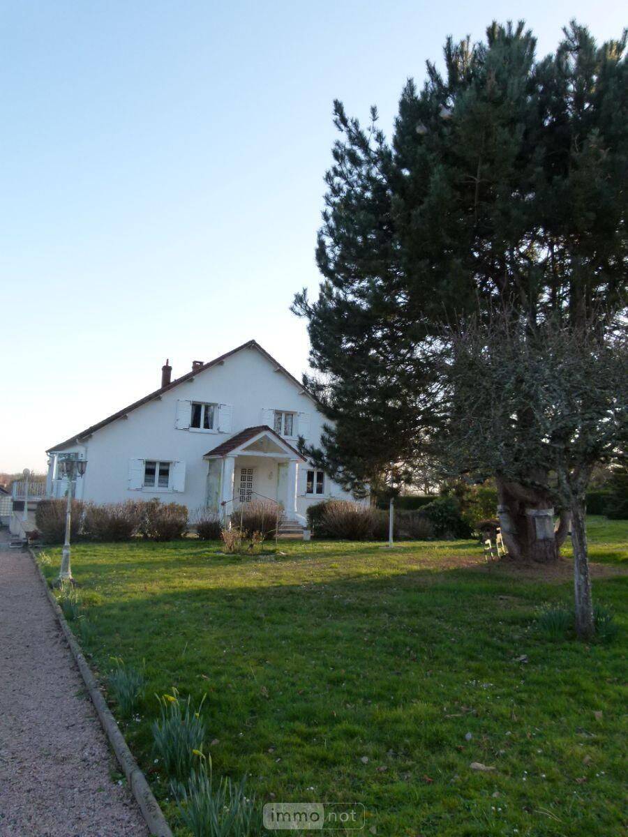Maison 6 pièces 390 m² · à Lourdoueix-Saint-Pierre · 390 m² · 364 000 €