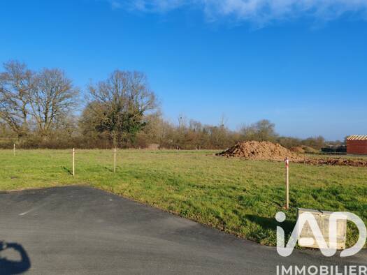 Terrain constructible viabilisé à vendre 23 529 € 658 m² de terrain Saint-Paul-du-Bois 49310
