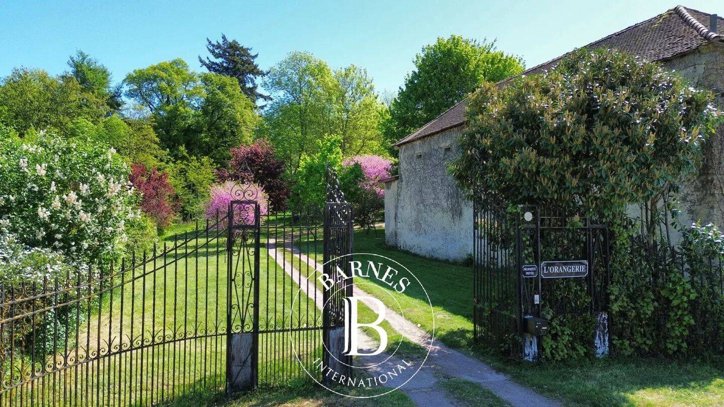 Maison 306 m² · à Courcelles-Chaussy · 306 m² · 745 000 €