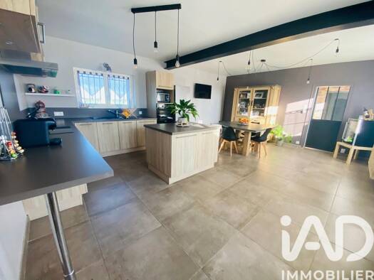 Maison à vendre 199 000 € 6 pièces 4 chambres 135 m² 1 361 m² de terrain Brezolles 28270