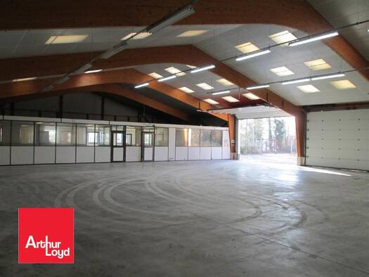Local d'activités à vendre 200 000 € 600 m² d'espace de stockage Nogent-le-Rotrou 28400