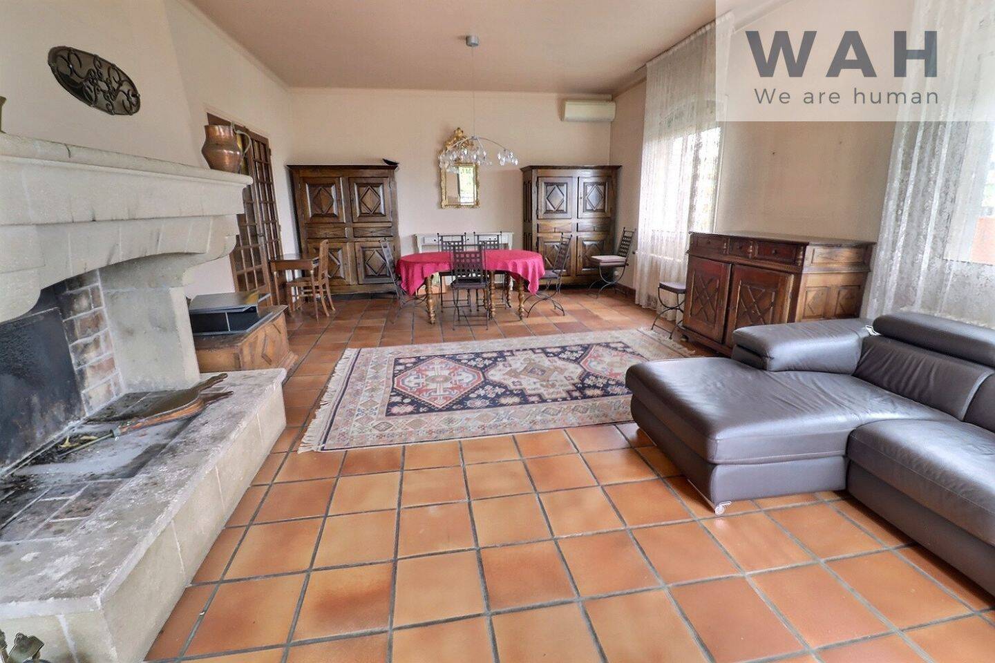 Maison 9 pièces 364 m² · à Clermont-l'Hérault · 364,1 m² · 546 000 €