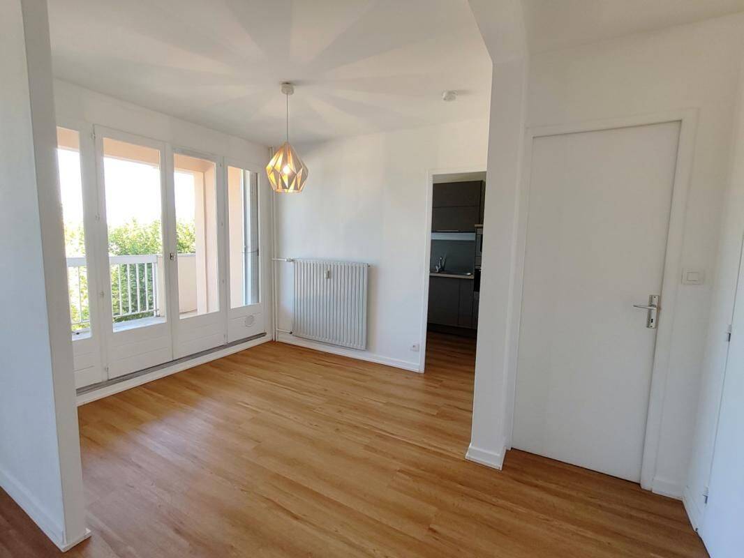 Appartement 2 pièces 56 m² · à Pont-de-Chéruy · 56 m² · 820 €/mois