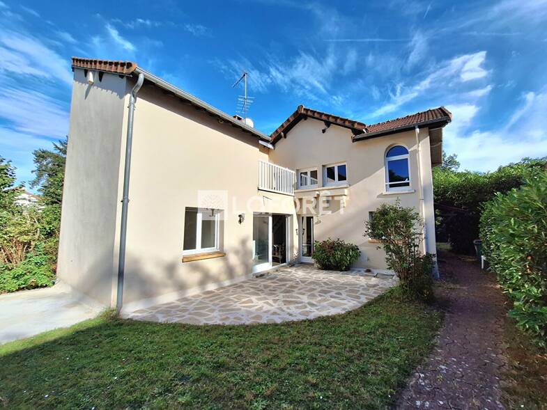 Maison à vendre 530 000 € 8 pièces 5 chambres 177 m² 712 m² de terrain Verneuil sur Seine 78480