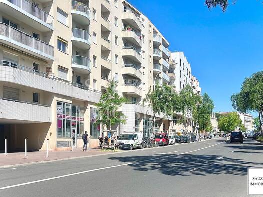 Espace bureau à vendre 849 000 € 245 m² de bureaux Centre Administratif-Mairie Montrouge 92120