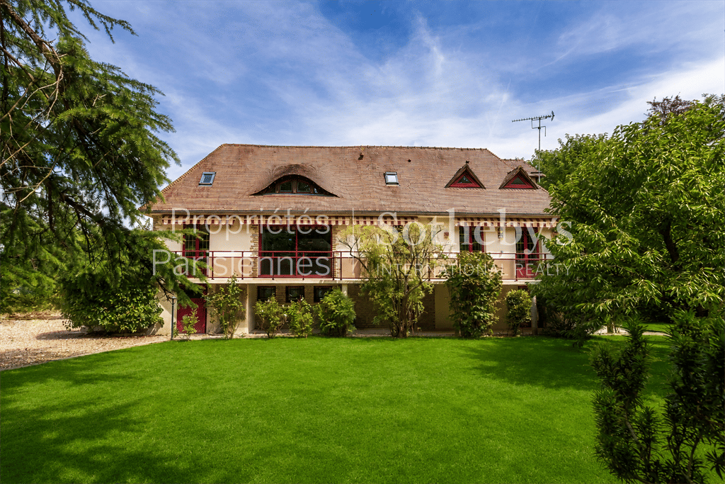 Maison 10 pièces 240 m² · à Merey · 240 m² · 650 000 €