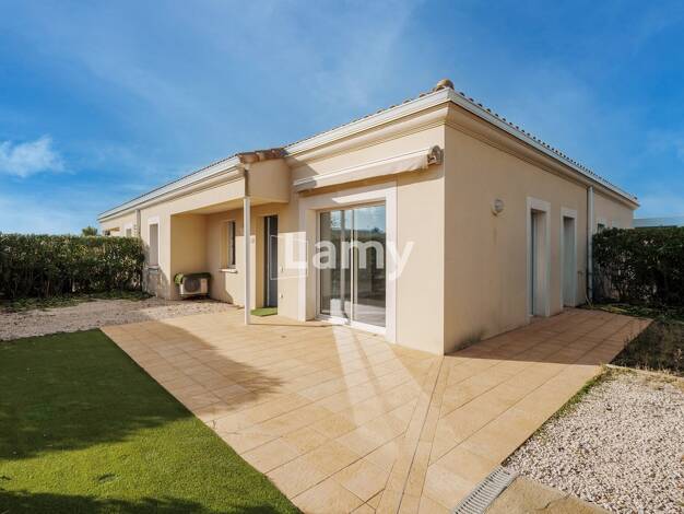 Maison de plain-pied à vendre 225 000 € 3 pièces 2 chambres 60 m² 70 m² de terrain Peripherie Vias 34450