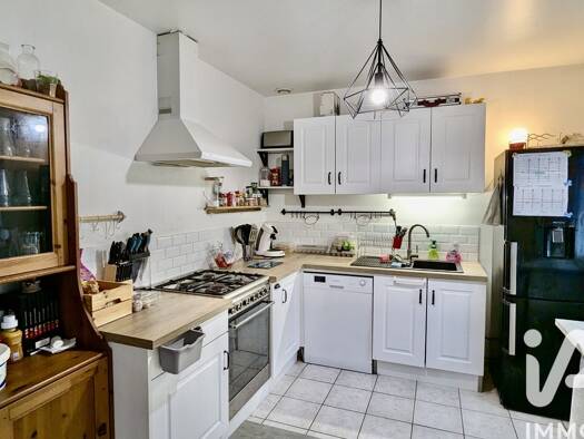 Maison de plain-pied à vendre 120 000 € 4 pièces 3 chambres 74 m² 2 784 m² de terrain Loches-sur-Ource 10110