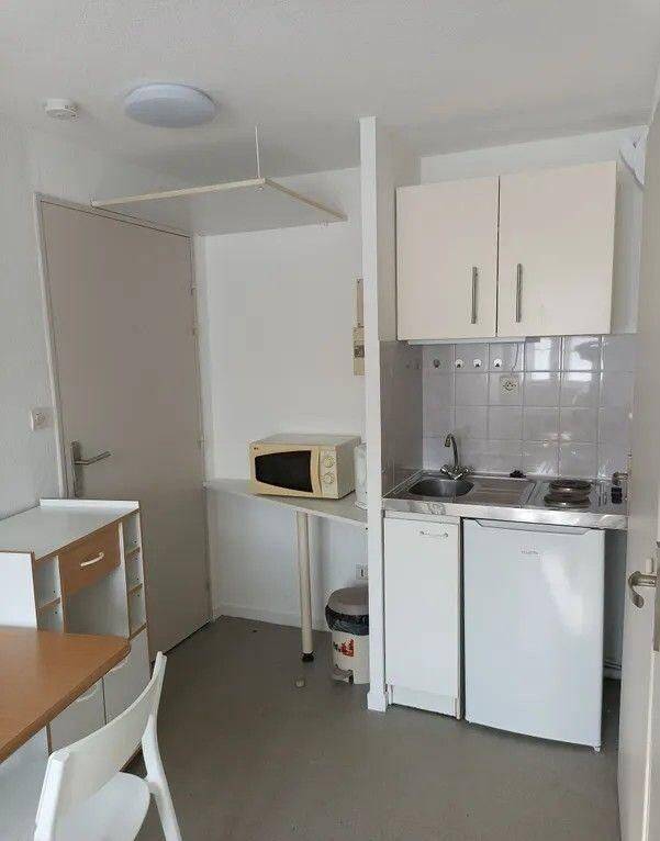 Appartement 1 pièce 18 m² · à Grenoble · 18 m² · 370 €