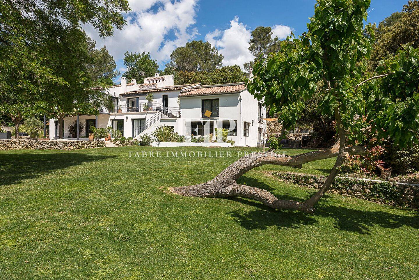 Maison 10 pièces 275 m² · à Aix-en-Provence · 275 m² · 1 950 000 €
