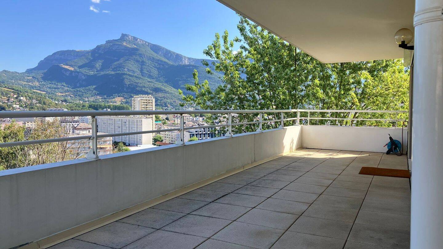 Appartement 4 pièces 128 m² · à Chambéry · 128 m² · 2 200 €