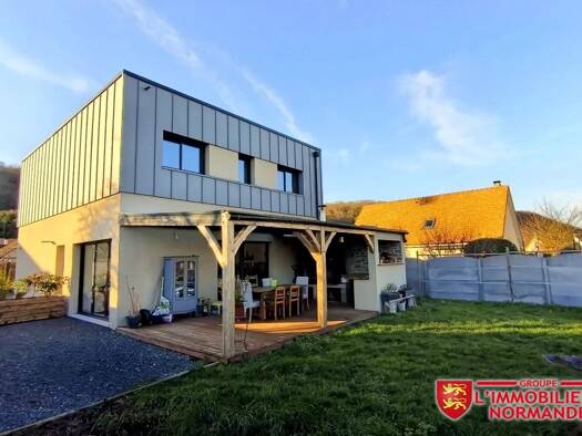 Maison à vendre 318 000 € 7 pièces 6 chambres 156 m² 1 299 m² de terrain Le Val d'Hazey 27940