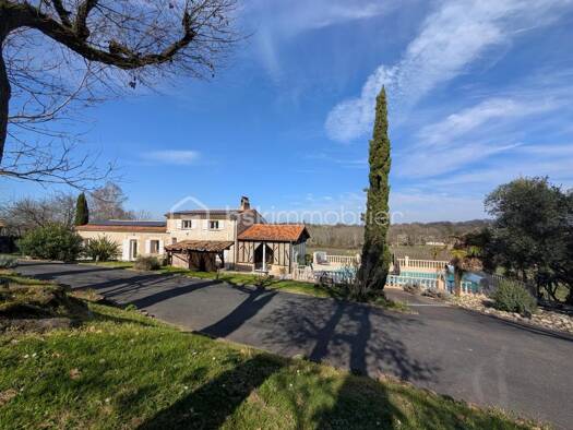 Maison à vendre 577 000 € 7 pièces 4 chambres 215 m² 2 187 m² de terrain Villegouge 33141