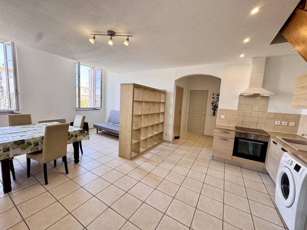 Appartement 4 pièces 76 m² · à Aiglun · 76 m² · 865 €