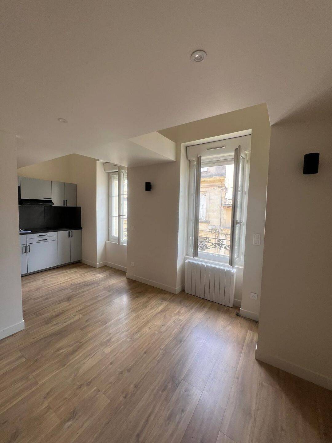 Appartement 3 pièces 58 m² · à Bordeaux · 58 m² · 990 €/mois