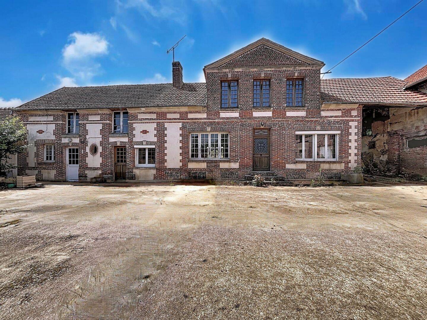 Maison 7 pièces 166 m² · à Chaumont-en-Vexin · 166 m² · 199 000 €