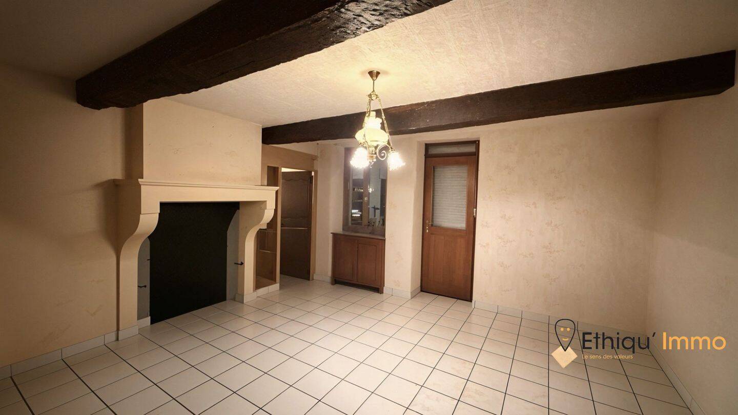 Maison 5 pièces 122 m² · à Sommevoire · 121,8 m² · 70 000 €