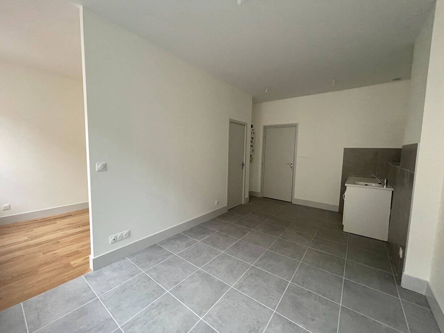 Appartement 2 pièces 28 m² · à Caluire-Et-Cuire · 27,9 m² · 708 €/mois