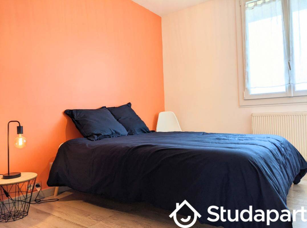 1 pièce 9 m² · à Roanne · 9 m² · 360 €